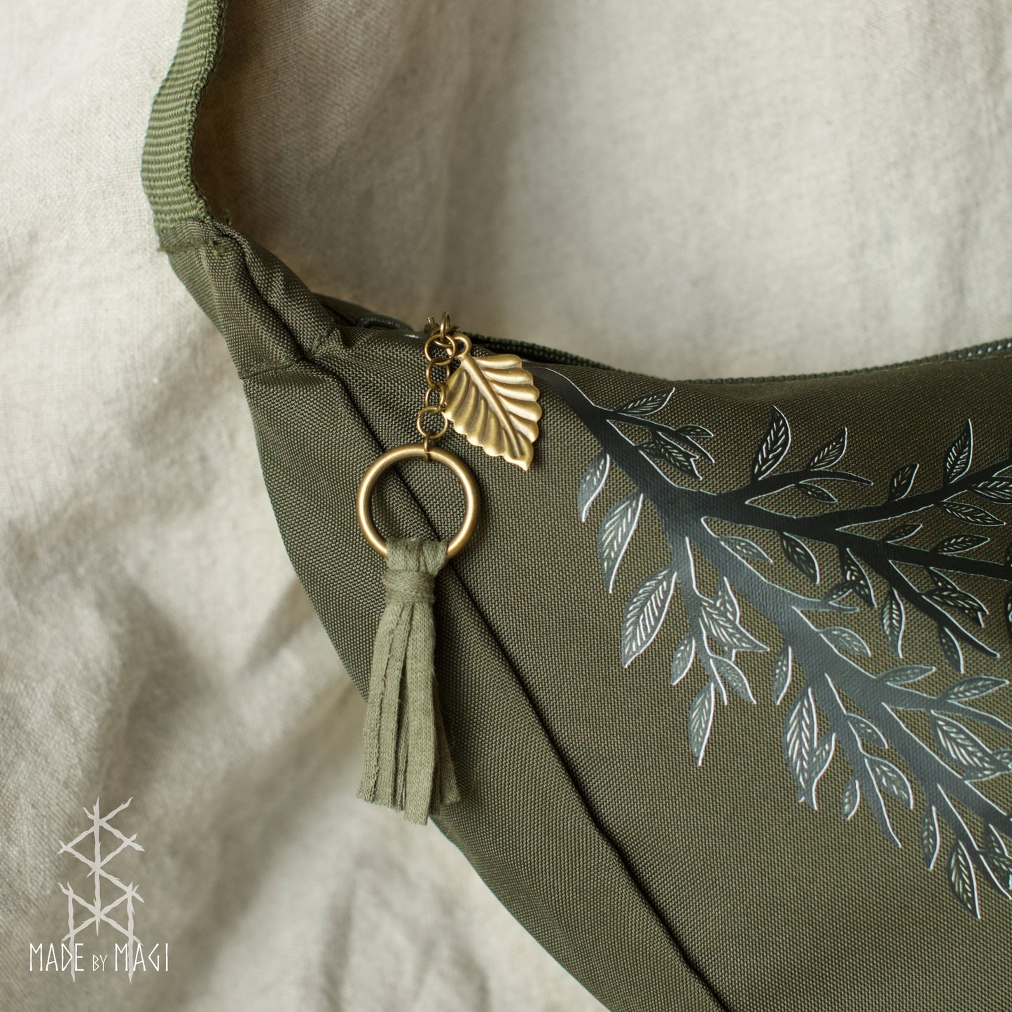 DRUID Sling Bag - Green