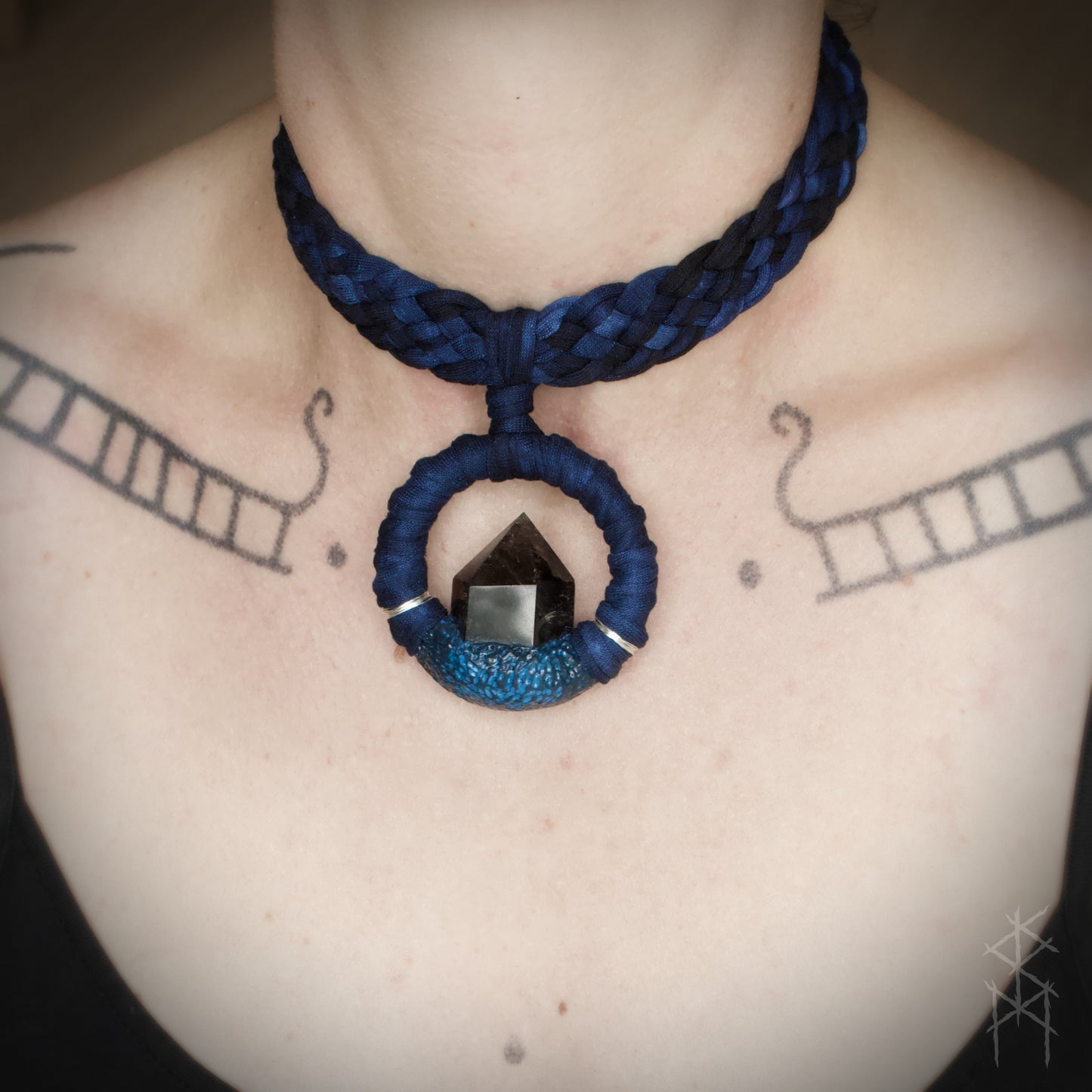 SIREN chokers