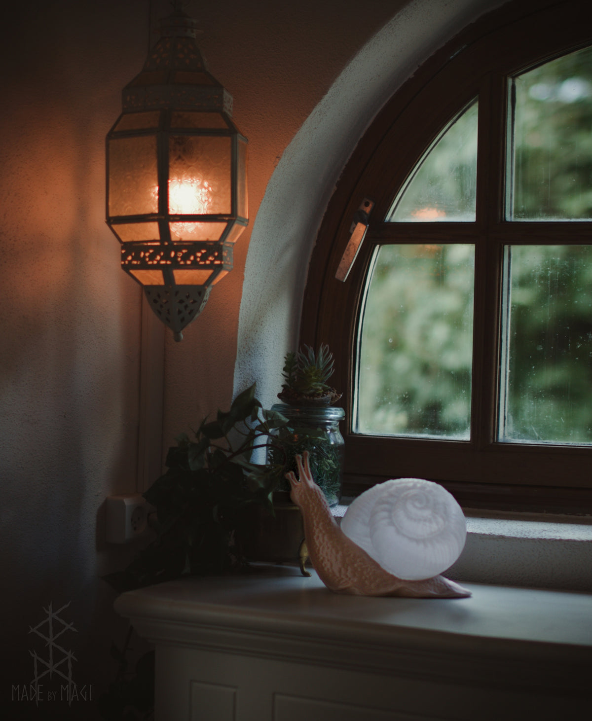 MABON Snail Lamp
