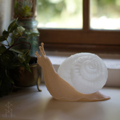 MABON Snail Lamp